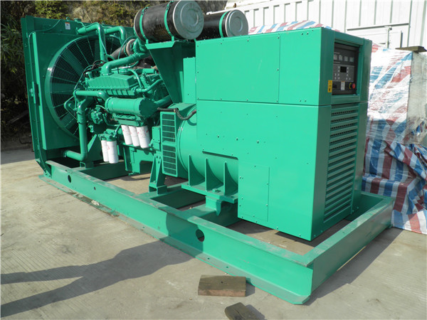 伊川出租发电机 发电机组厂家：柴油发电机组的控制屏的作用是什么？